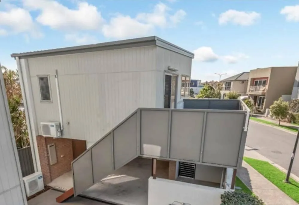 Self Contained Guest House Family Friendly - Sleeps 4 Gold Coast Australia