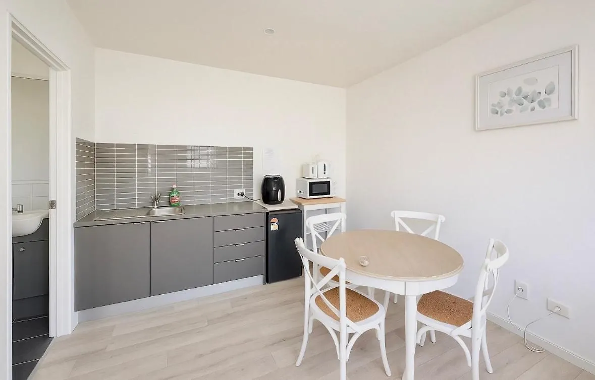 Apartment Self Contained Guest House Family Friendly - Sleeps 4 Gold Coast Australia